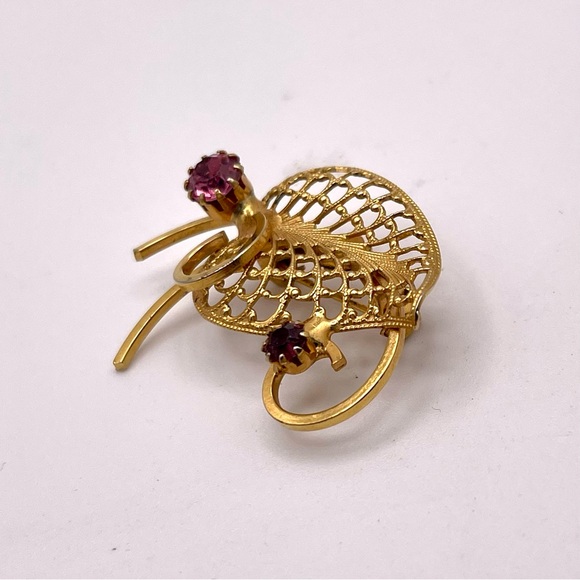 Dainty Vintage Gold Tone Filigree Leaf Brooch With Pink and Purple Rhinestones - Picture 6 of 9